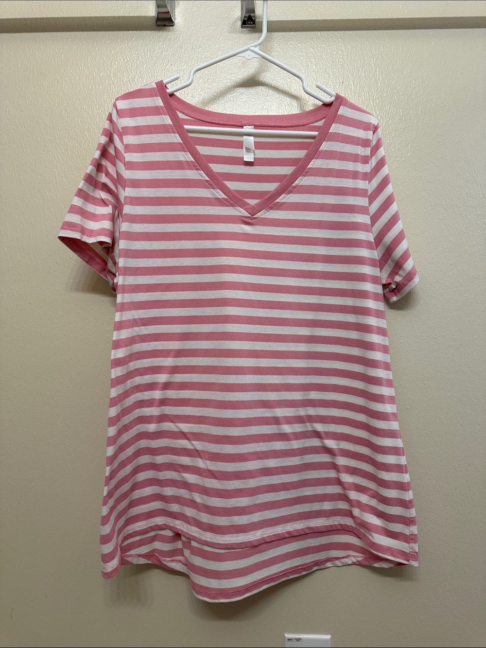 LuLaRoe Women's Pink & White Stripe V-Neck Tunic Tee
